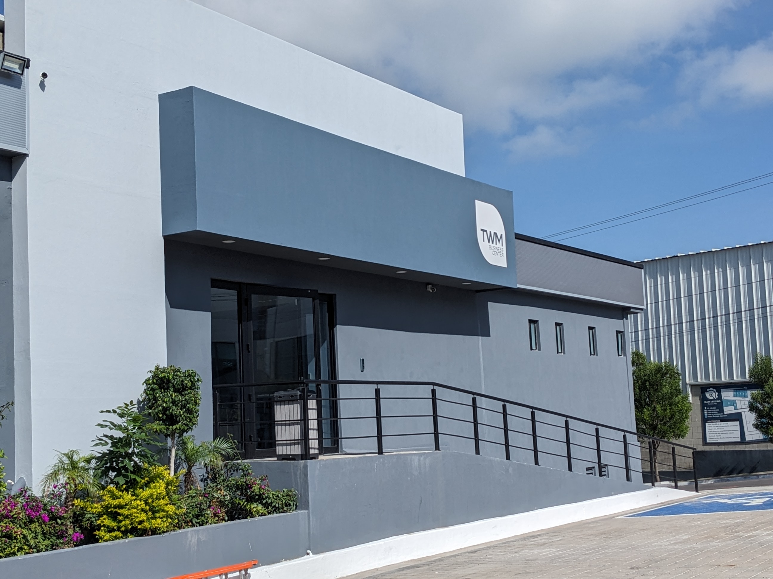 TWM Fachada